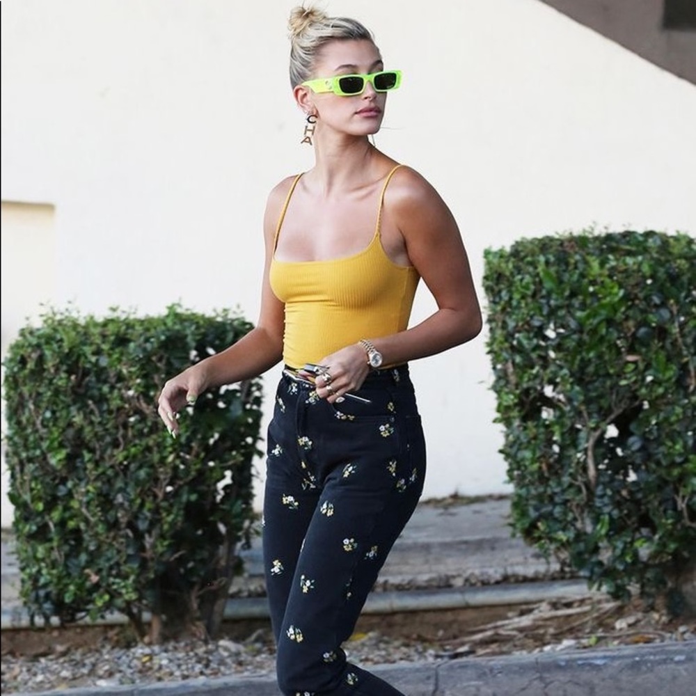 Re­for­ma­tion Ste­vie Ul­tra High Rise Jeans In Mon­ter­rey floral